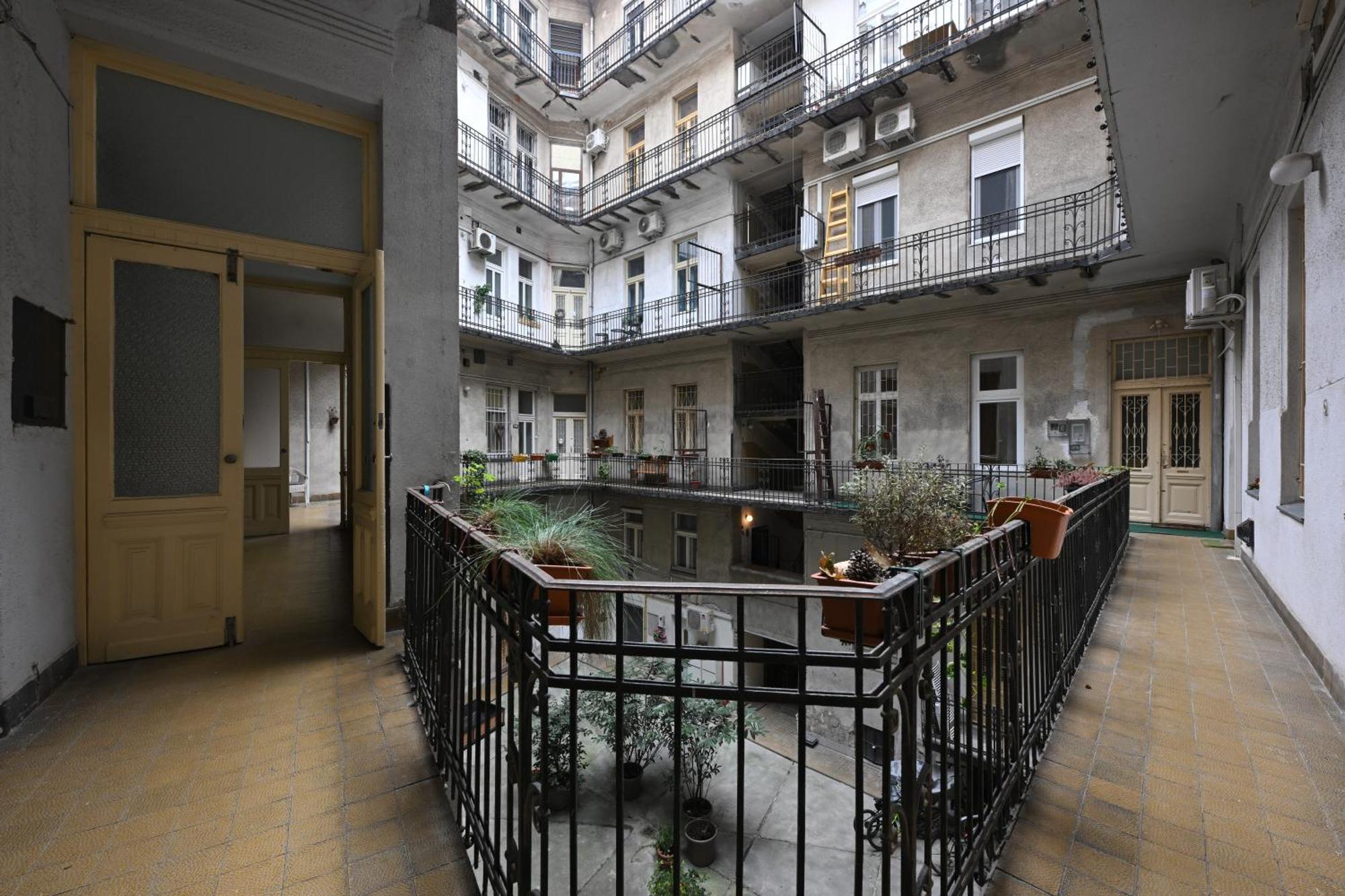 A Quiet Place In The Heart Of The City Budapest Exterior foto